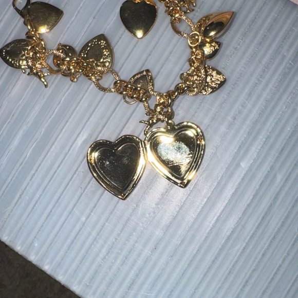 1928 things for Remembered Gold Tone Charms, hearts, cherubs & Locket Bracelet - Picture 5 of 13